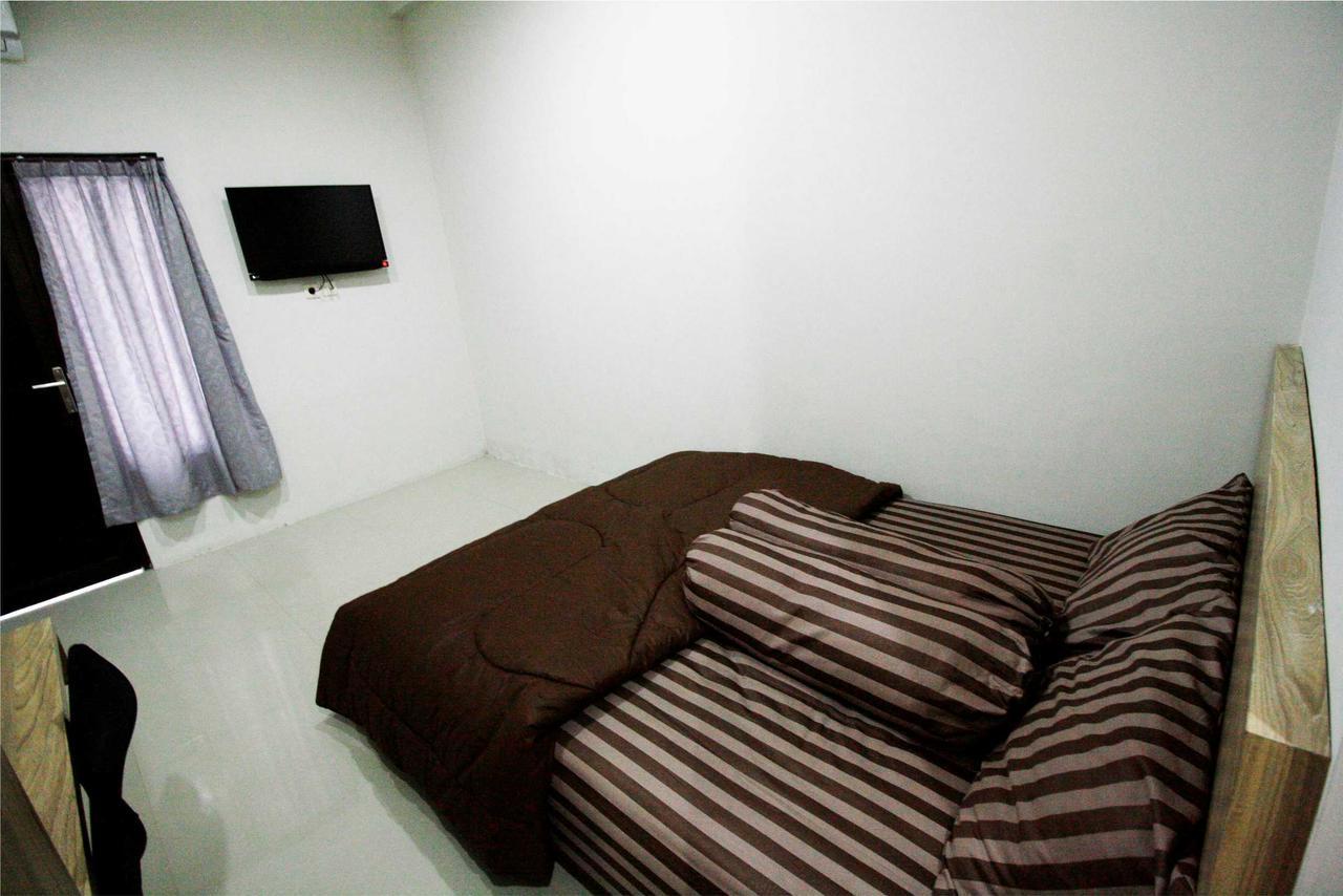 Hotel Dparagon Medokan Ayu Surabaya Exterior foto